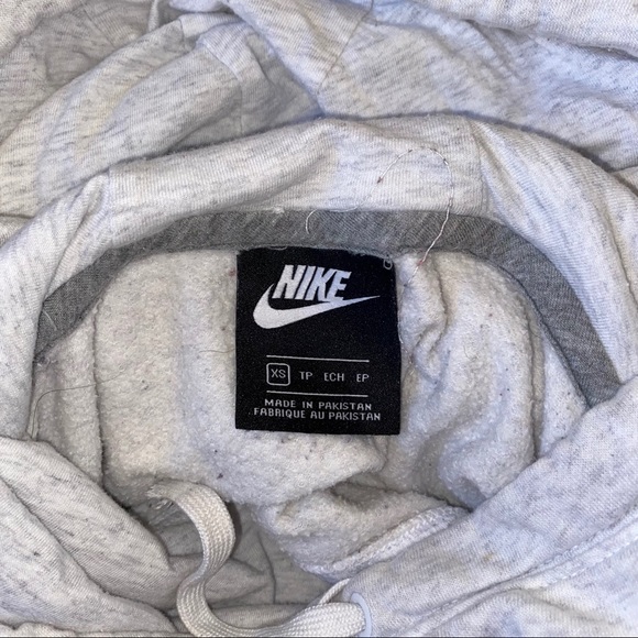 Nike women’s light gray heathered oversized drawstring  hoodie - Picture 12 of 12